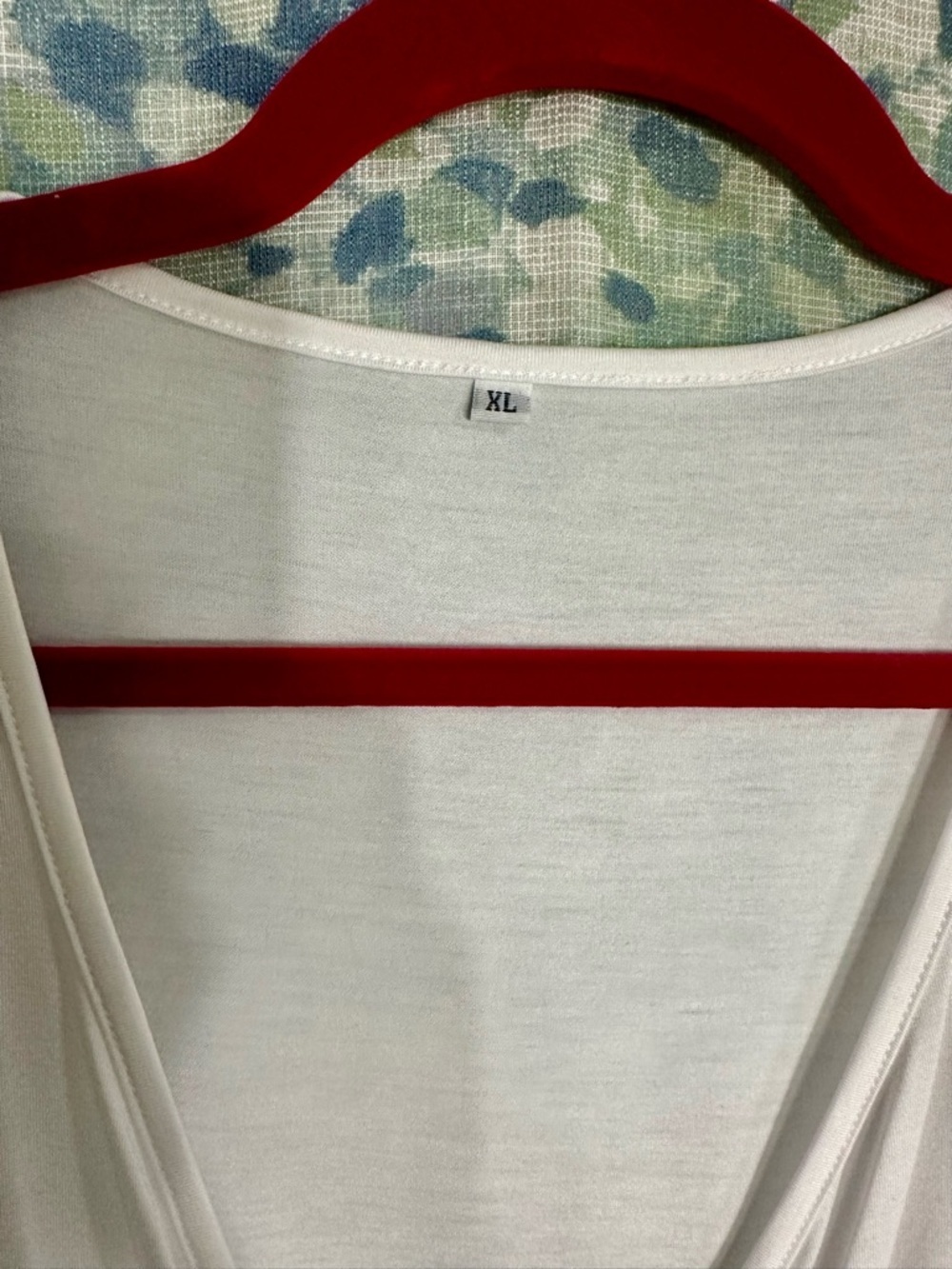 NWOT White V-Neck Crop Top XL - Picture 2 of 4